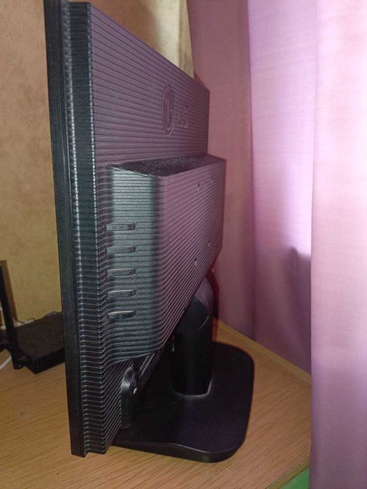 Монитор LG Flatron L1718S – Классика Надёжности!