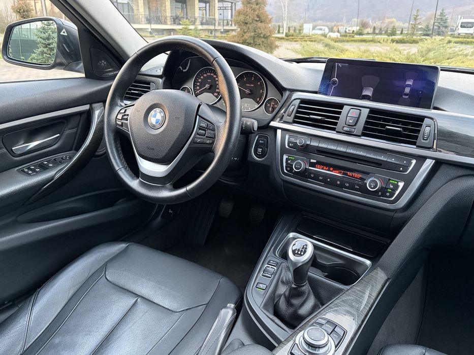 BMW 320d F30 / 184 cp / 2012 / Bi-xenon / Harman Kardon / Trapa / Piele / Inmatriculat RO / Luxury Line