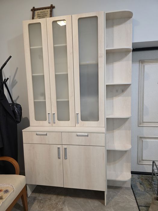 2 шкафа светлобежевых