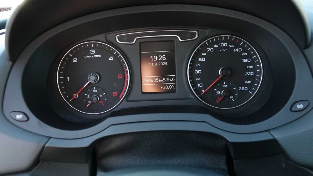 Продавам 2011 Audi Q3 TDI CarPlay