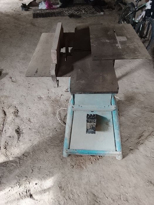 Taxta stanok srochno sotiladi