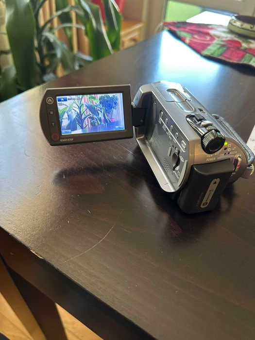 Видеокамера SONY DCR-SR82 HDD 60GB Handycam