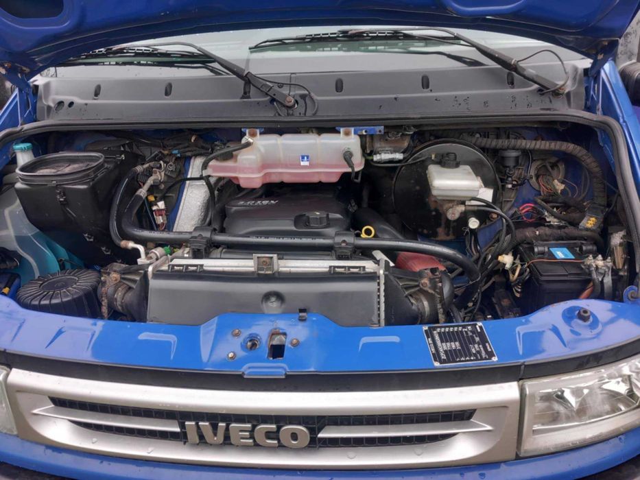 vand autoplatforma iveco dailly 2005 motor de Spania 3.0 170 cai