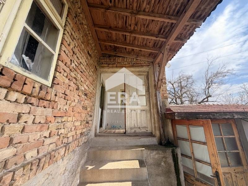 ЕКСКЛУЗИВНО! Двуетажна  къща в село Аврен , гр. Варна