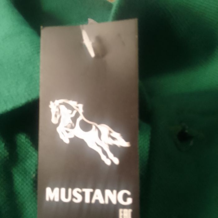 Продается футболка поло 100% х/б в количестве 30 штук