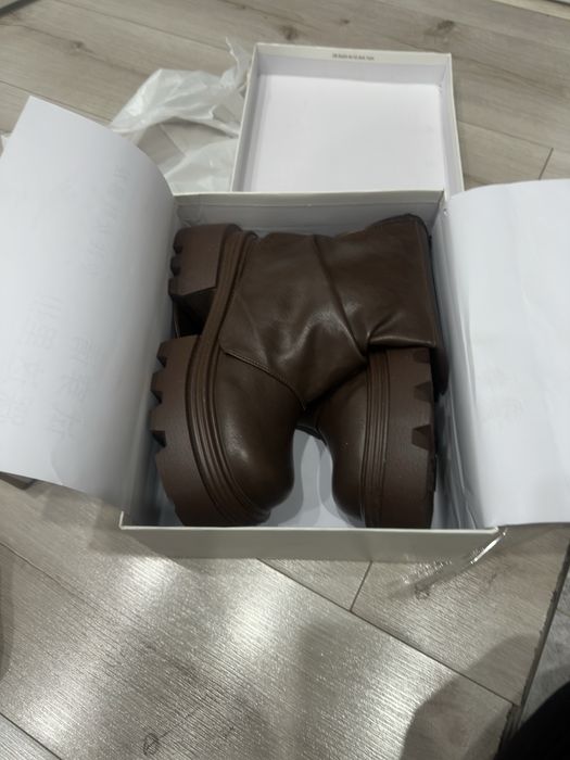 Женские ботинки