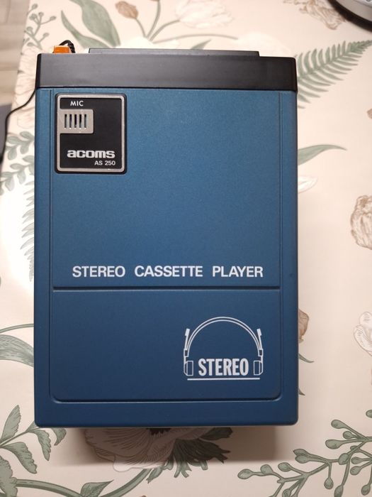 Casetofon portabil foarte vechi,walkman