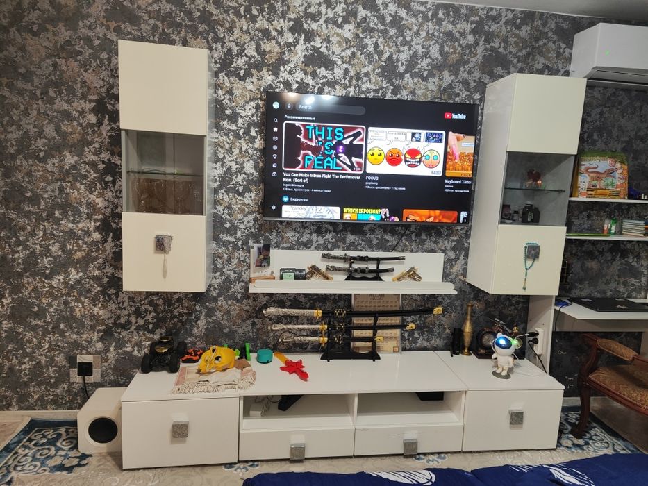 Продам гарнитур в зал