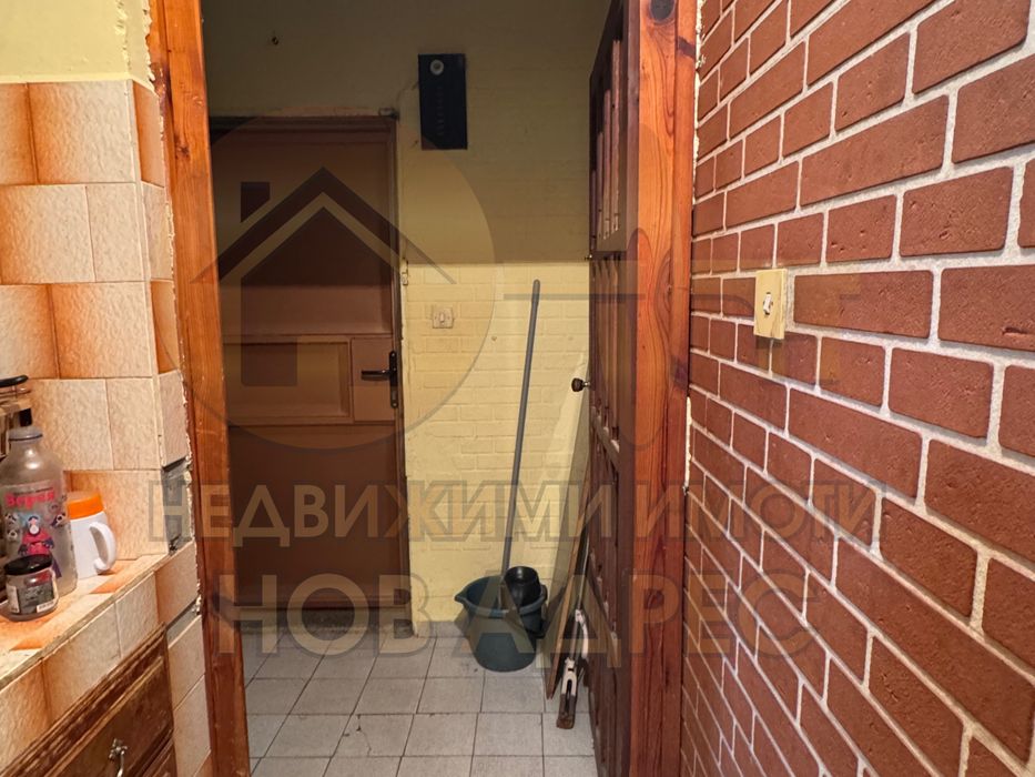 Продава се Двустаен апартамент в Търговище, Запад 2 - 43 кв.м за 1127 €/кв.м - Снимка #2