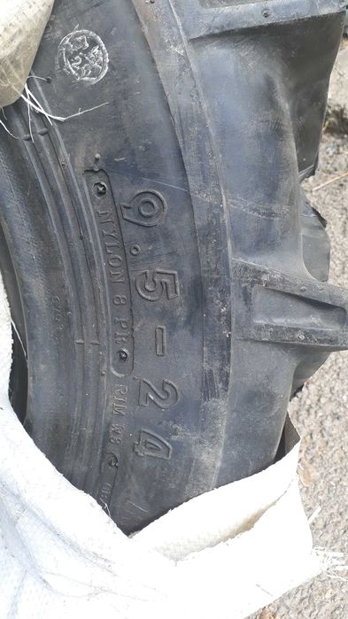 11,2-24 б/к Petlas на мини трактор