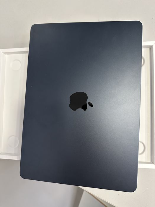 MacBook Air m2 16/256 (5 циклов)