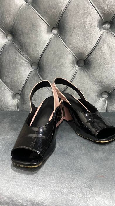 Oyoq kiyim sotiladi sifati alo