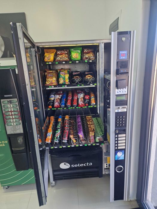Automat Vending  Necta Sfera