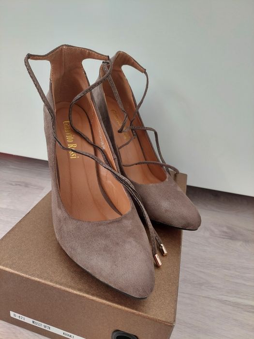 Продам туфли новые