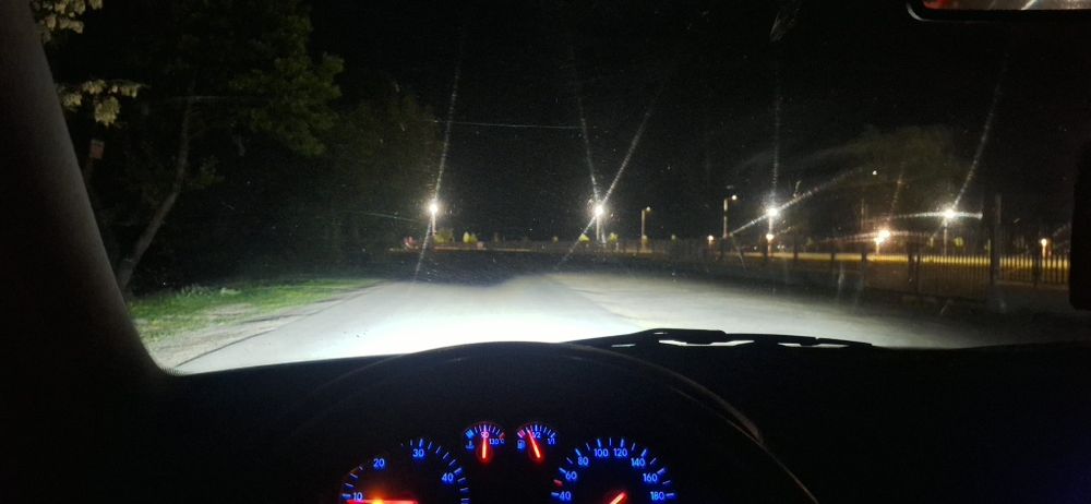 Vând faruri cu lupă golf 4