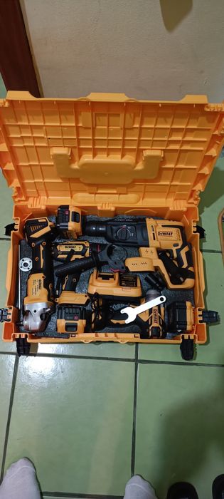 Комплект девалт.