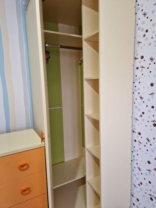 Продается угловой шкаф и комод