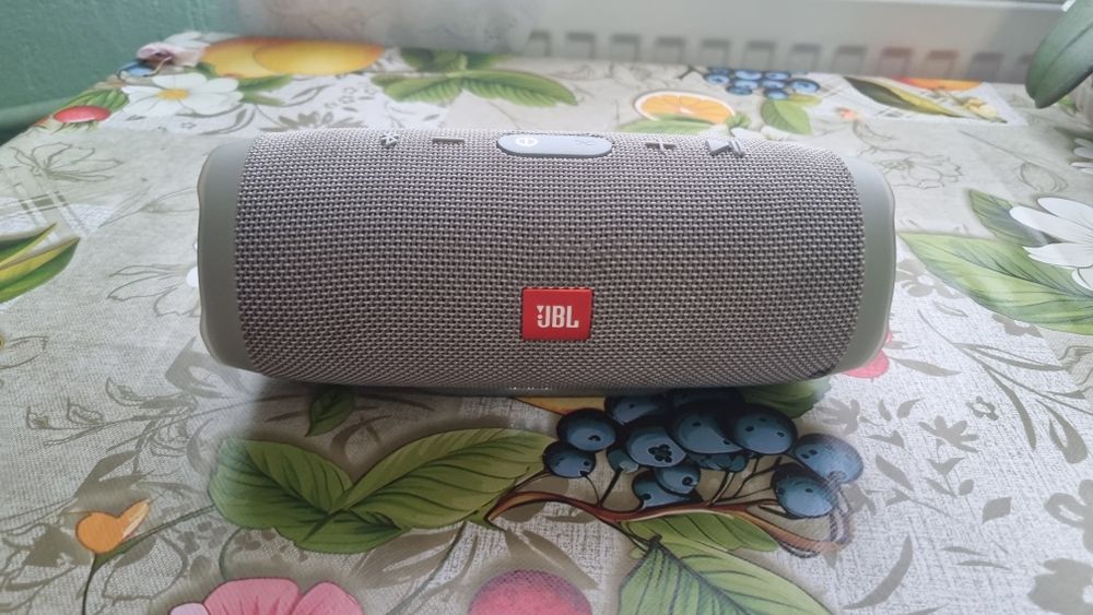 Boxa portabila jbl charge 3