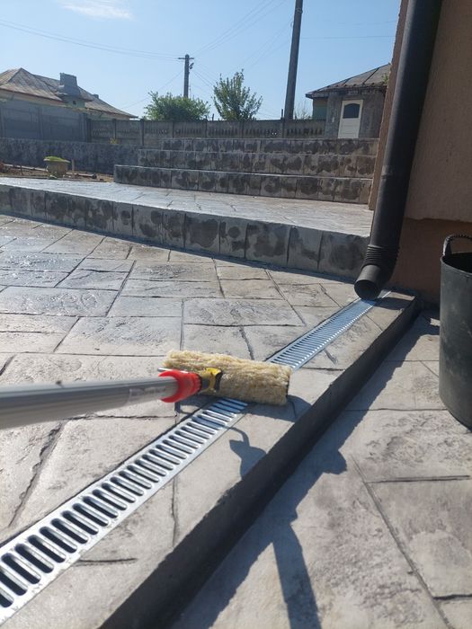 Executam lucrarii de beton amprentat si vertical  în  toata România.