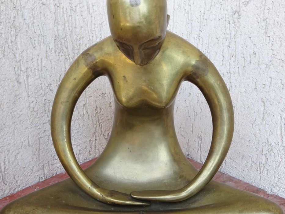 Statueta Yoga 'asiatica meditand' - Piesa simbolica Superba