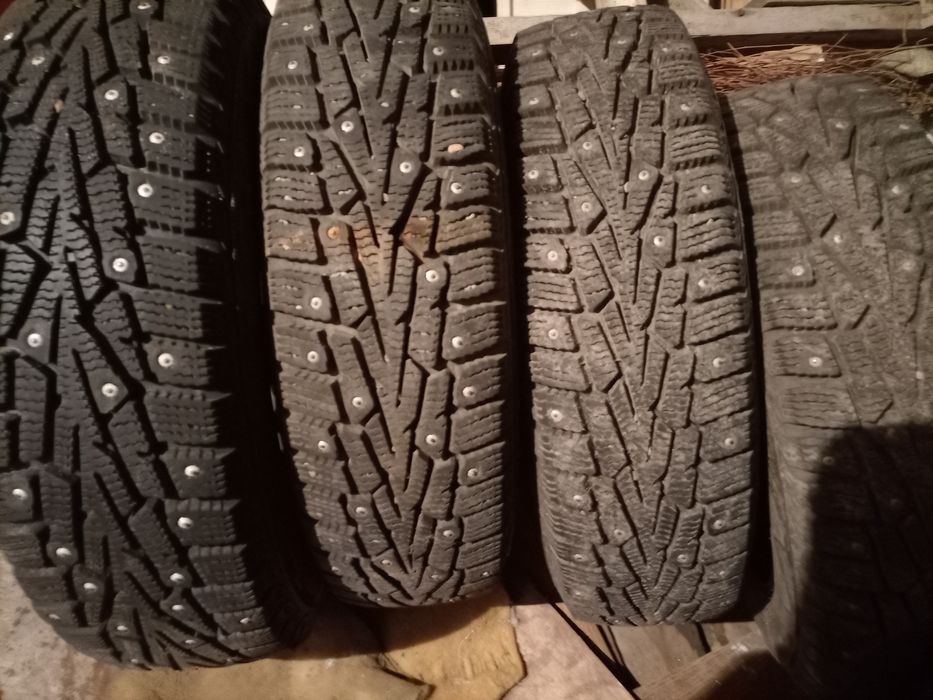 Продам авто шины с дисками зима шипы