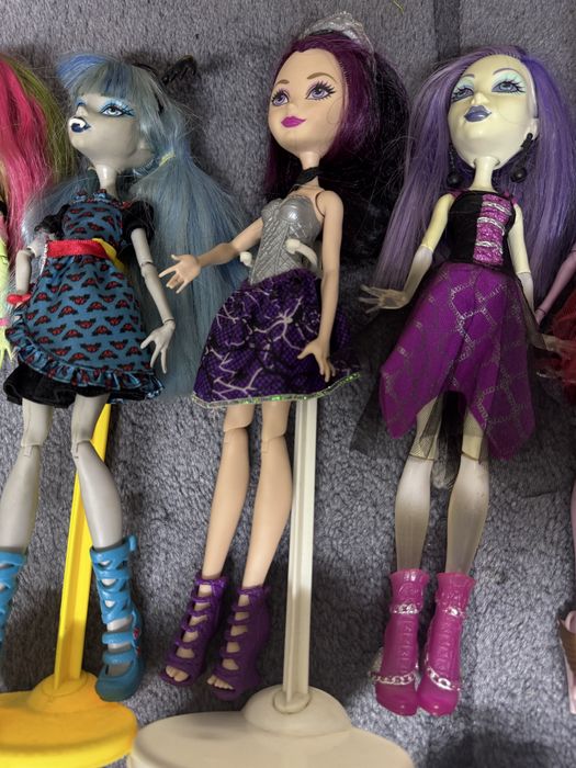 Дракулаура куколка монстиха