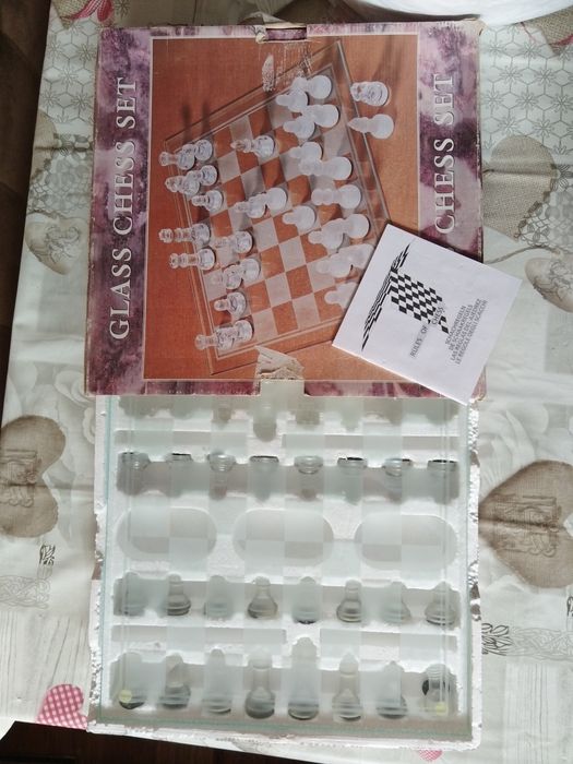 Много ефектен стъклен шах НОВ