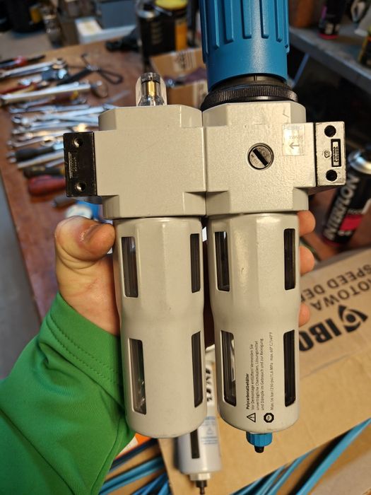 Vând lot de regulatoare FESTO