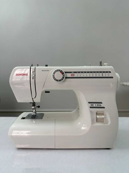 Швейная машина Janome RE 1306