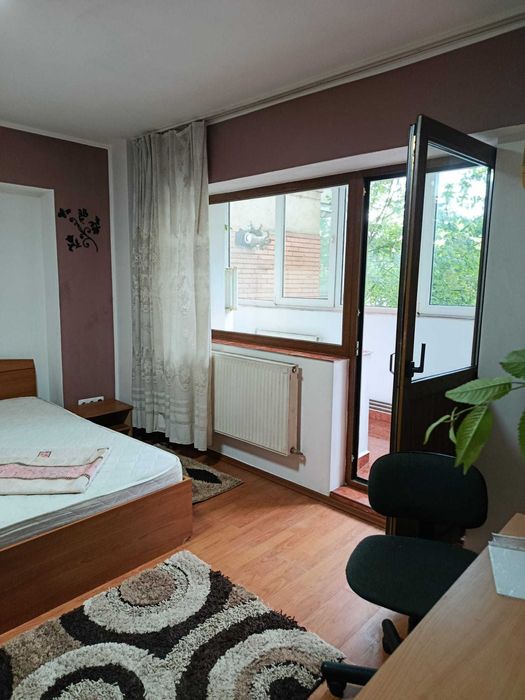 Inchiriez apt cu o camera 45mp in Strapungere Silvestru, decomandat, curat, complet dotat si mobilat