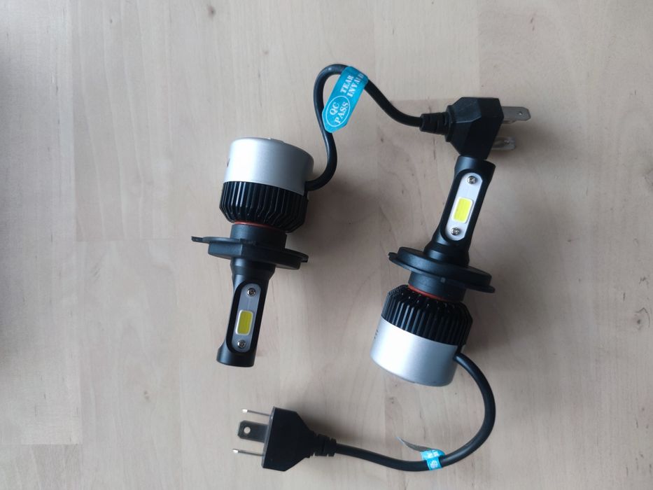 Becuri Led auto H4