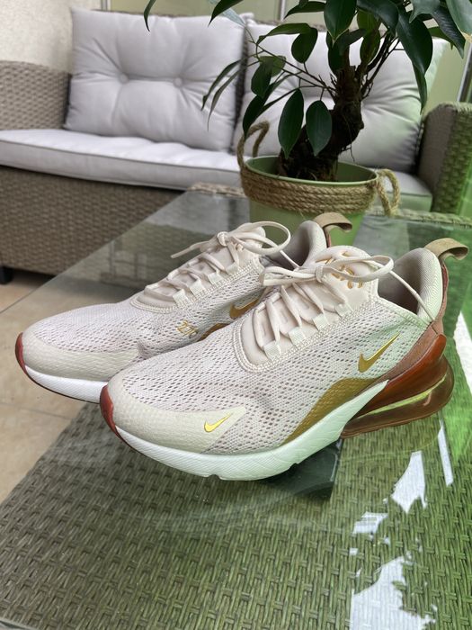 Модел: Air Max 270 (GS) изключително красиви