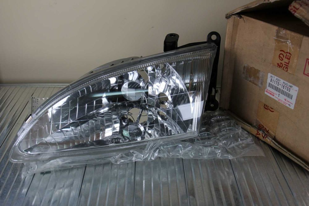 Оригинален ляв фар Toyota Paseo