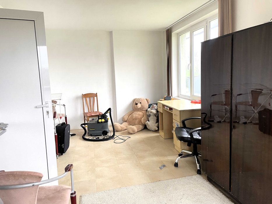 Монолитна къща с гараж