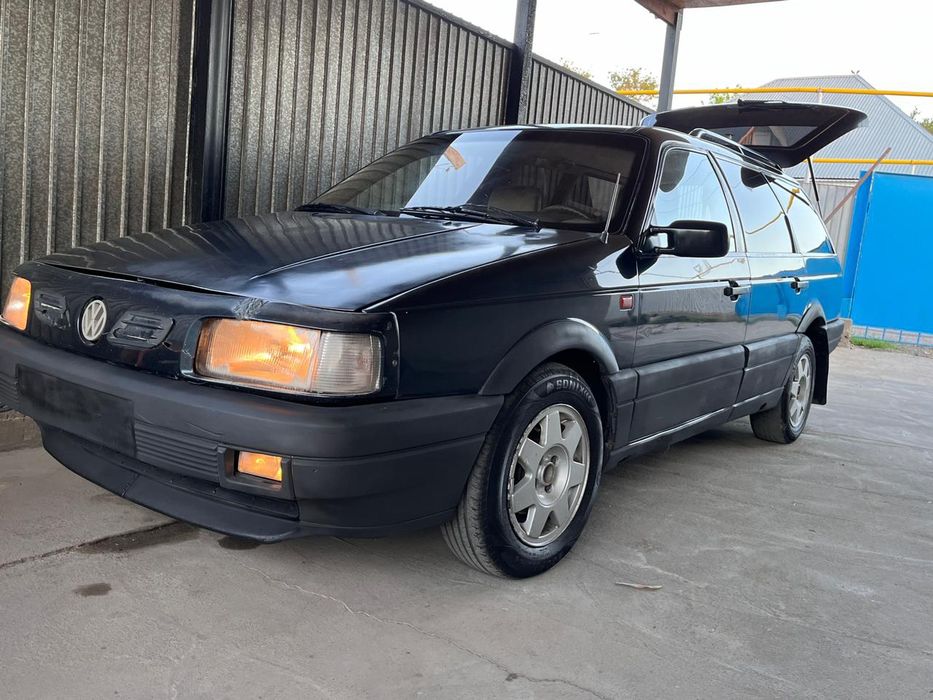 Продается Volkswagen Passat 1992 года выпуска