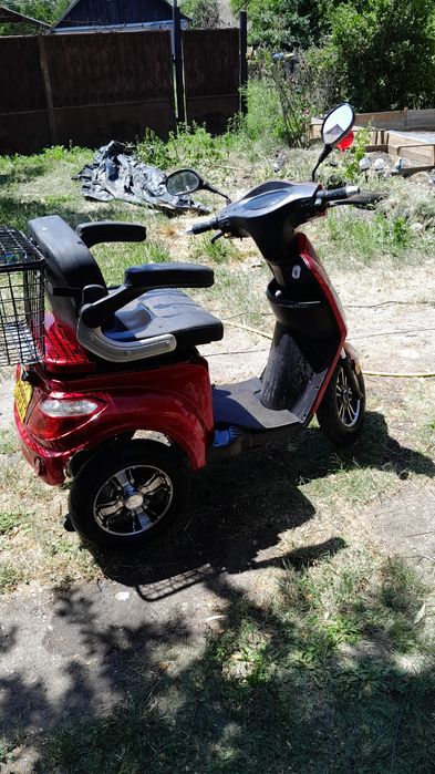 Vând triciclu electric