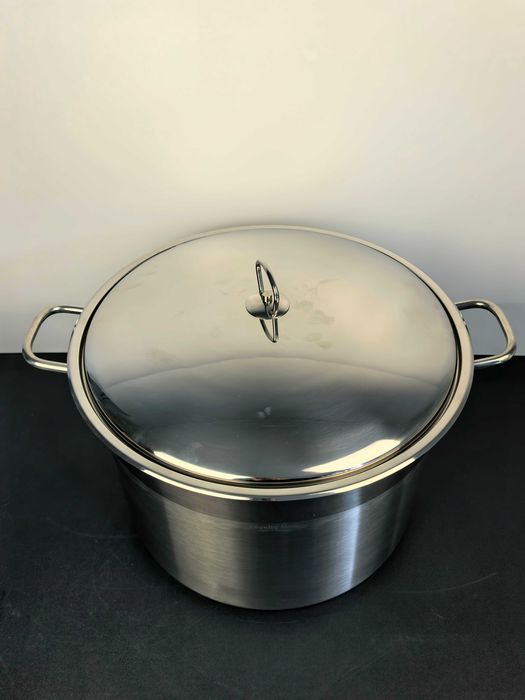 Oala inox 38x26 cm 30 litri cu capac metal 350 lei