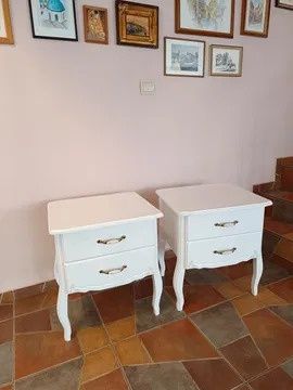 Noptiere model rococo din lemn masiv