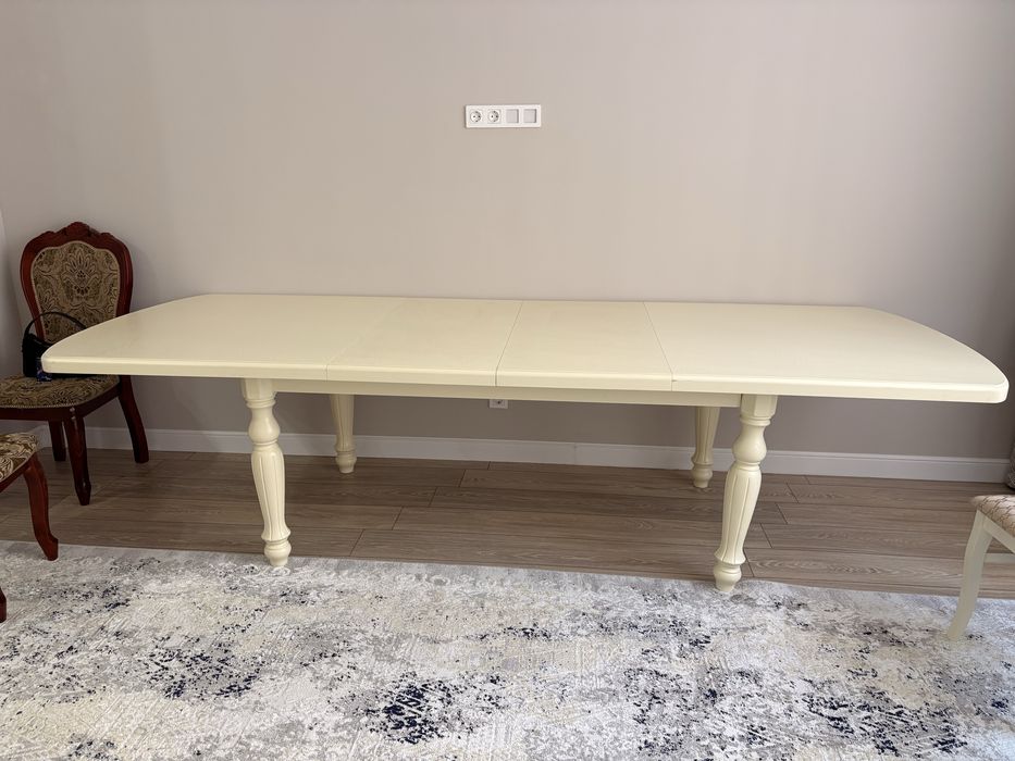 Стол в гостиную 4 метровый