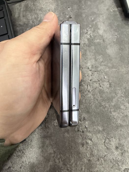 Samsung  Z flip 5 5G  8/256
