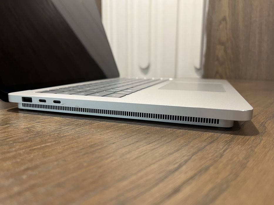 Surface Laptop Studio 2 - 14.4”32гб 4050