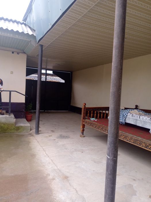Hovli uy Sotiladi