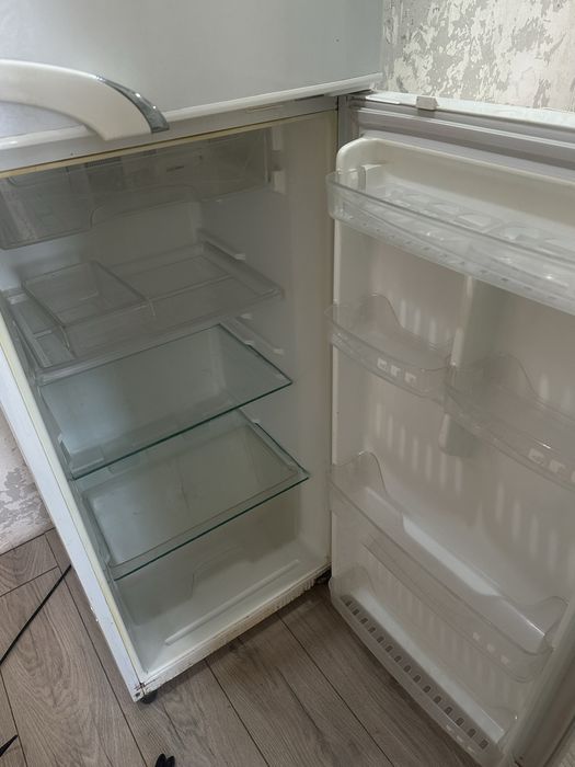 Продам холодильник