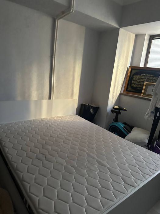 Spalniy matrasi bilan