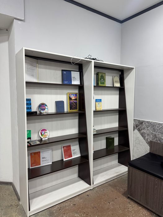 Продаётся шкаф-витрина.
Отличное состояние.