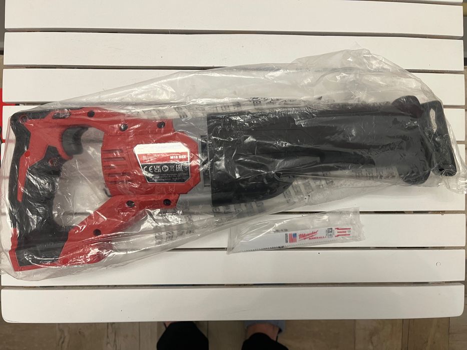 Milwaukee саблен трион 18V - чисто нов (не е използван никога)