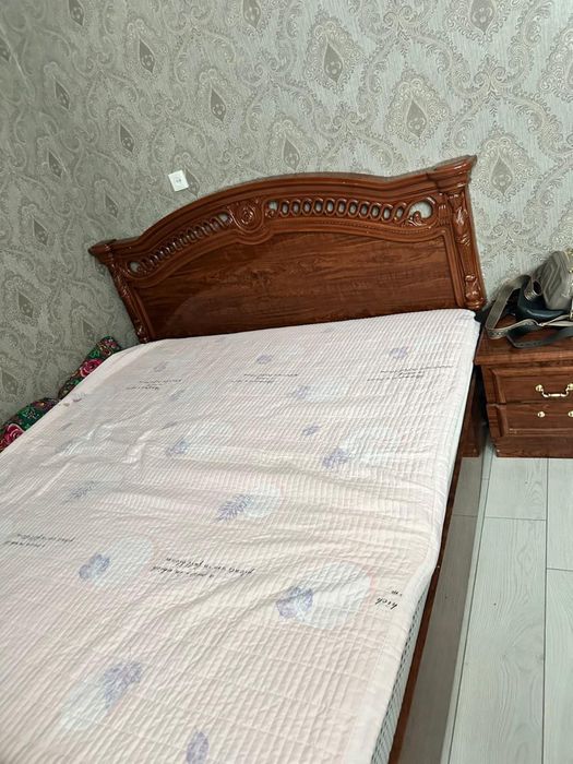 Продается спальный гарнитур