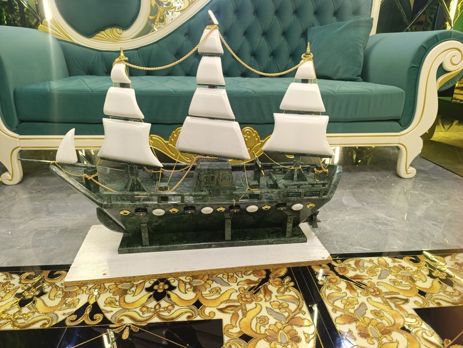 Хар хил турдаги сувенирлар табийтошдан килинган