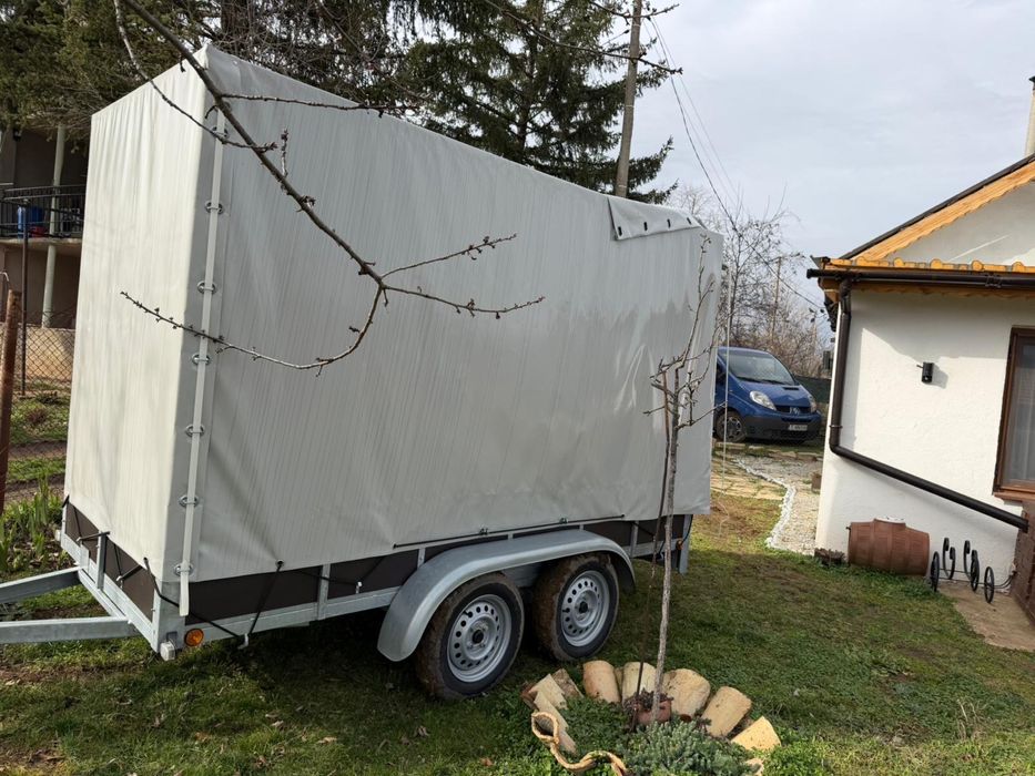 Двуосно ремарке .