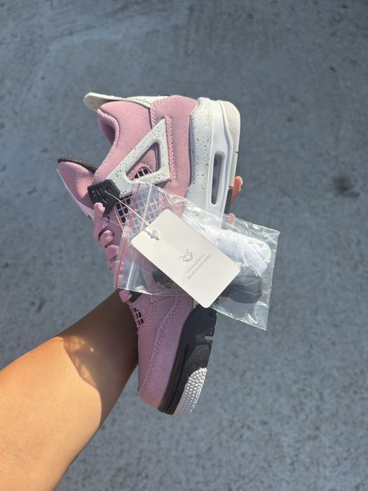 Jordan 4  розови